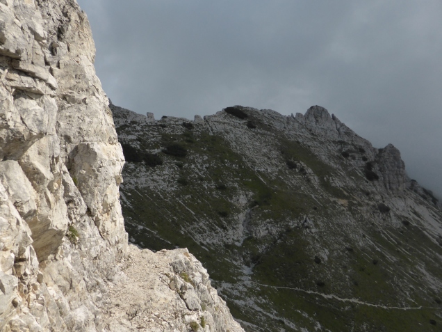 Foto: Manfred Karl / Wandertour / Cima Carega über den Sentiero del Fumante / Im Schatten der Monte Obante / 11.12.2014 20:17:23