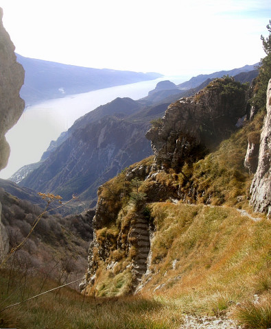 Foto: Wolfgang Lauschensky / Wandertour / Monte Carone 1621m / Sentiero Tosi und Gardasee / 14.12.2014 17:05:43
