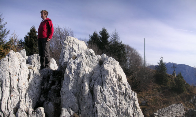 Foto: Wolfgang Lauschensky / Wandertour / Monte Carone 1621m / Gipfelplateau vom höchsten Punkt des Monte Carone / 14.12.2014 17:05:07
