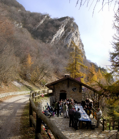 Foto: Wolfgang Lauschensky / Wandertour / Monte Carone 1621m / Baita Segale am Sentiero Antonioli. / 14.12.2014 17:04:26