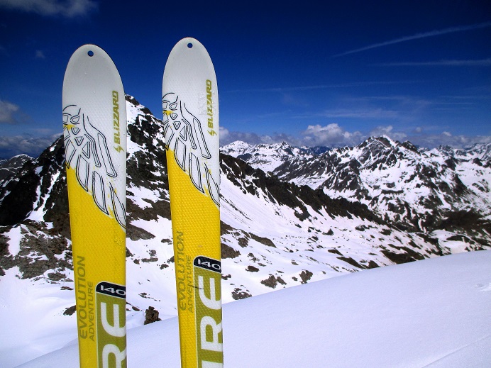 Foto: Andreas Koller / Skitour / Radüner Rothorn (3022m) / Zurück beim Skidepot / 29.01.2015 22:31:31