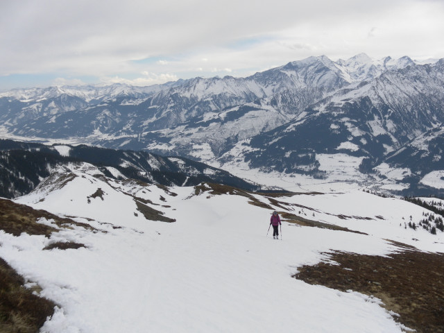 Foto: Wolfgang Lauschensky / Skitour / Hochkogel 2249m von Hochprack / breiter Südrücken und Glocknergruppe Nord hinter dem Salzachtal / 22.02.2015 20:34:27