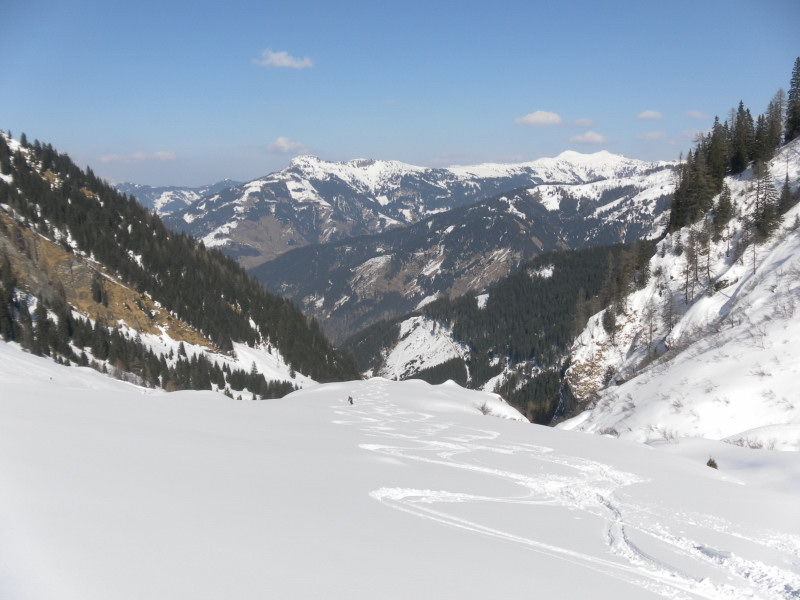Foto: Wolfgang Lauschensky / Skitour / Frauenkogel 2424m Nordanstieg / Balkon über dem Talschluss des Bachergrabens / 20.03.2015 12:43:04