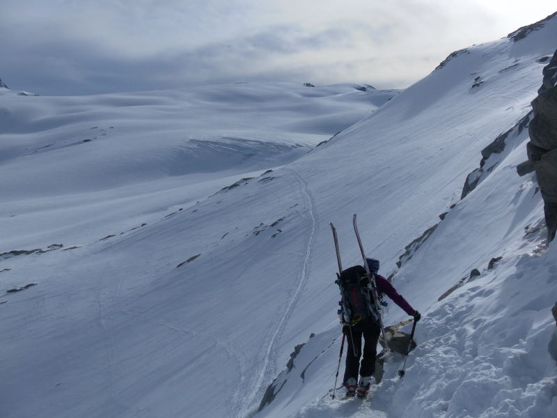 Foto: Wolfgang Lauschensky / Skitour / Großes Fillarhorn 3676m und Cima di Jazzi 3803m von der Monterosahütte / Abstieg zum Gornergletscher / 26.04.2015 12:44:30