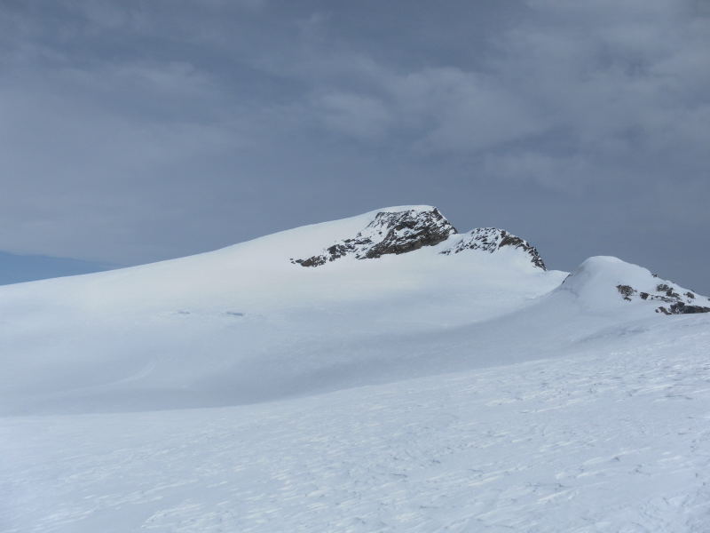 Foto: Wolfgang Lauschensky / Skitour / Großes Fillarhorn 3676m und Cima di Jazzi 3803m von der Monterosahütte / Becken vor der Cima di Jazzi / 26.04.2015 12:43:48