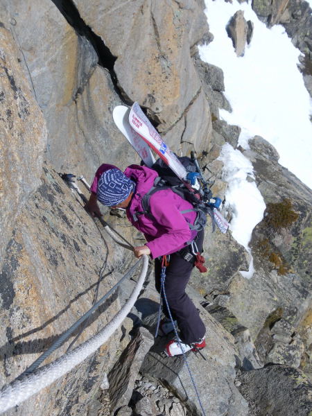 Foto: Wolfgang Lauschensky / Skitour / Großes Fillarhorn 3676m und Cima di Jazzi 3803m von der Monterosahütte / Abklettern auf der Monterosaseite / 26.04.2015 12:42:18