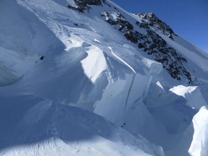 Foto: Wolfgang Lauschensky / Skitour / Dufourspitze 4634m / der große Bruch / 27.04.2015 13:11:43