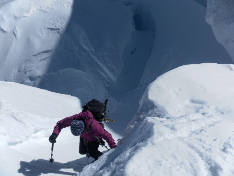 Foto: Wolfgang Lauschensky / Skitour / Dufourspitze 4634m / Durchstieg durch die breite Querspalte / 27.04.2015 13:11:33