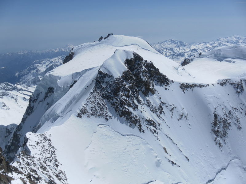 Foto: Wolfgang Lauschensky / Skitour / Dufourspitze 4634m / Zumsteinspitze und Signalkuppe / 27.04.2015 13:10:25