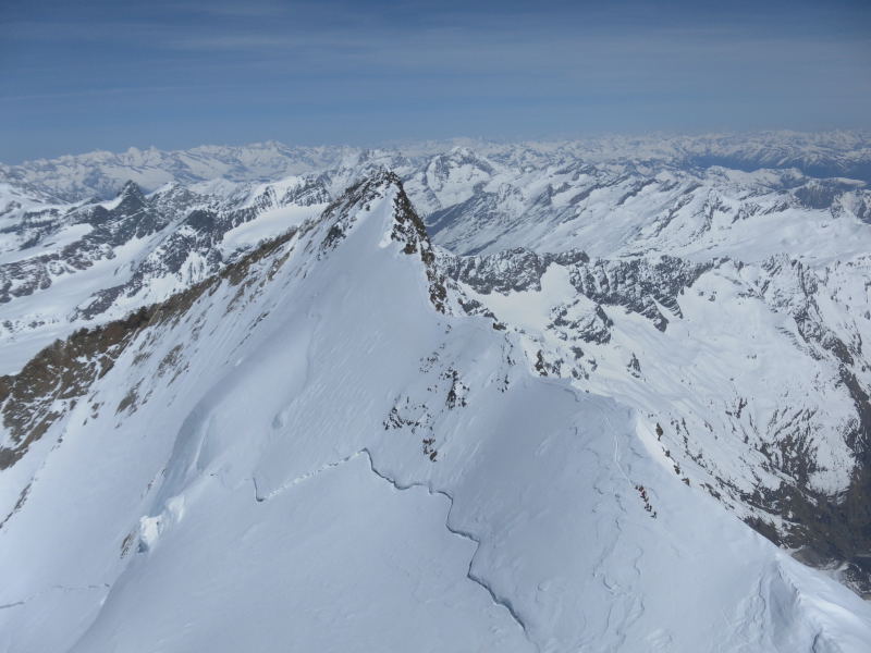 Foto: Wolfgang Lauschensky / Skitour / Dufourspitze 4634m / Nordend / 27.04.2015 13:09:57