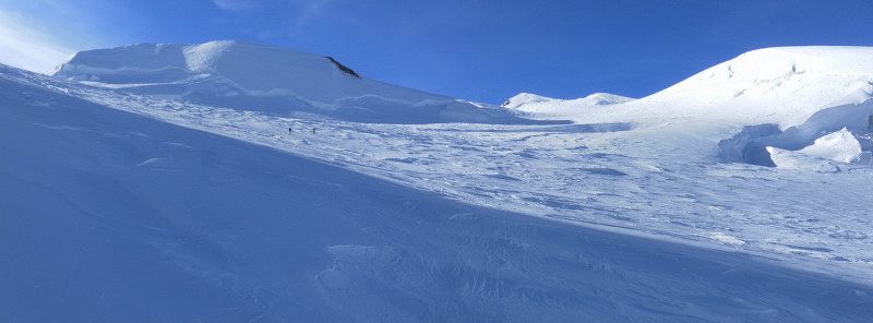 Foto: Wolfgang Lauschensky / Skitour / Corno Nero oder Schwarzhorn 4321m und Ludwigshöhe 4341m über Grenzgletscher / Parrotspitze, hinter dem Lisjoch die Ludwigshöhe / 27.04.2015 21:28:37