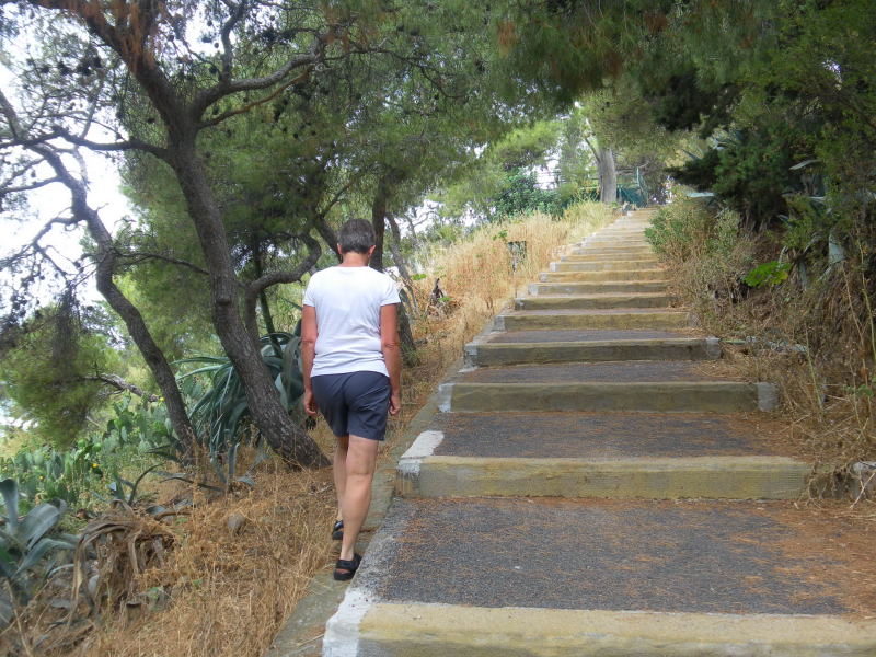 Foto: Wolfgang Lauschensky / Wandertour / Lykavittos oder Lykabettus 277m / der Normalweg / 17.06.2015 17:29:36
