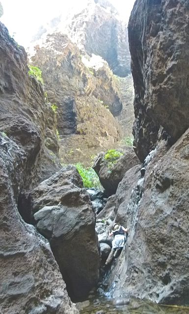 Foto: Walter Ruttinger / Wandertour / Masca Schlucht ***** / Es geht nicht anders... Bei Regen ist hier statt des Weges ein Wasserfall / 19.06.2015 12:17:25