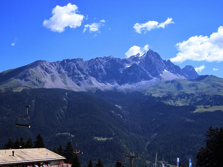 Foto: Andreas Koller / Wandertour / Naturwanderung am Piz Martegnas (2681m) / Blick zum markanten Piz Mitgel (3159m) / 30.07.2015 23:39:56