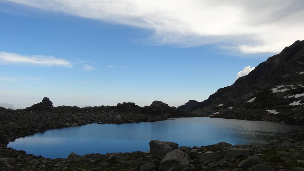Foto: Datzi / Wandertour / In 17 Tage Korsika entdecken (Tour 2) Rundtour auf den Monte Renoso und Monte Torto / Lac de Bastani nach dem Gewitter beim Anstieg / 01.08.2015 13:29:21