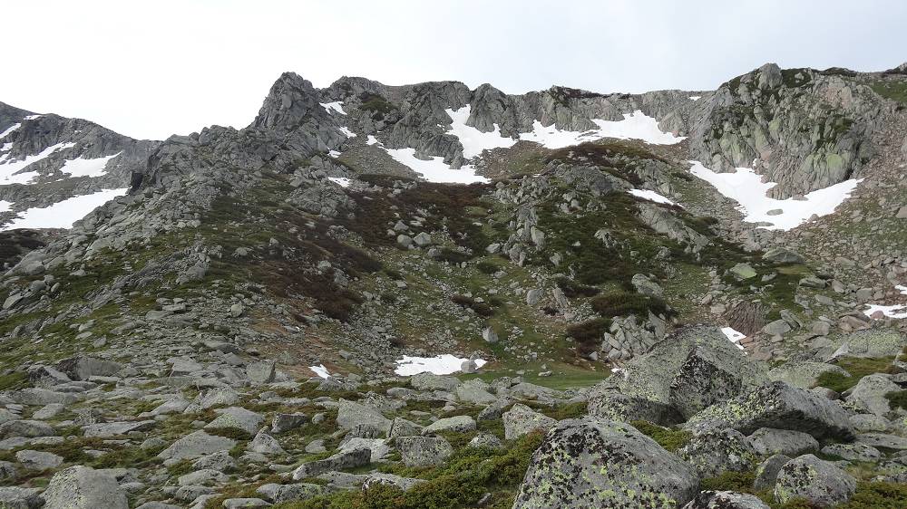 Foto: Datzi / Wandertour / In 17 Tage Korsika entdecken (Tour 2) Rundtour auf den Monte Renoso und Monte Torto / .... und auch über eine steileres Gelände zur Hochfläche / 01.08.2015 13:29:29
