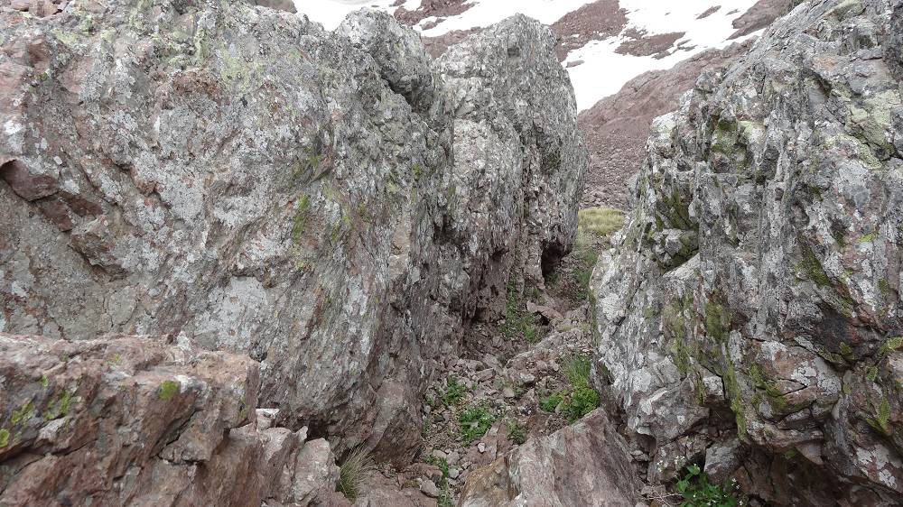 Foto: Datzi / Wandertour / In 17 Tage Korsika entdecken (Tour 3) Rundtour über den Lac Du Cinto auf den Monte Cinto zum Paglia Orba und Abstieg auf einen einsamen Weg / Der Anstieg zum Paglia Orba / 01.08.2015 20:20:45
