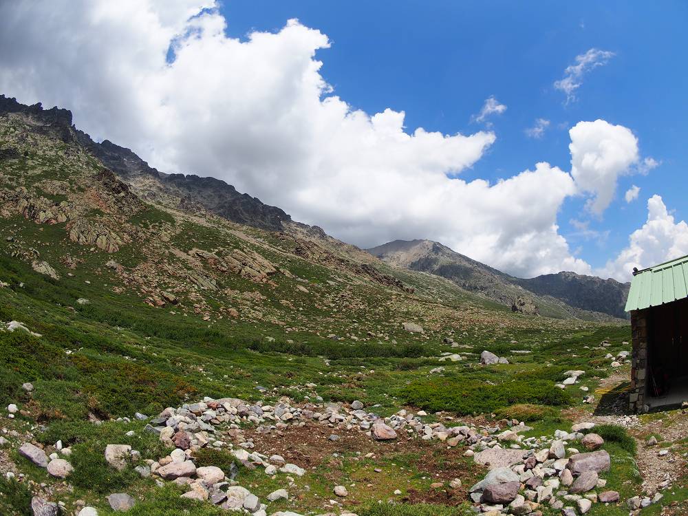 Foto: Datzi / Wandertour / In 17 Tage Korsika entdecken (Tour 3) Rundtour über den Lac Du Cinto auf den Monte Cinto zum Paglia Orba und Abstieg auf einen einsamen Weg / 01.08.2015 20:30:16