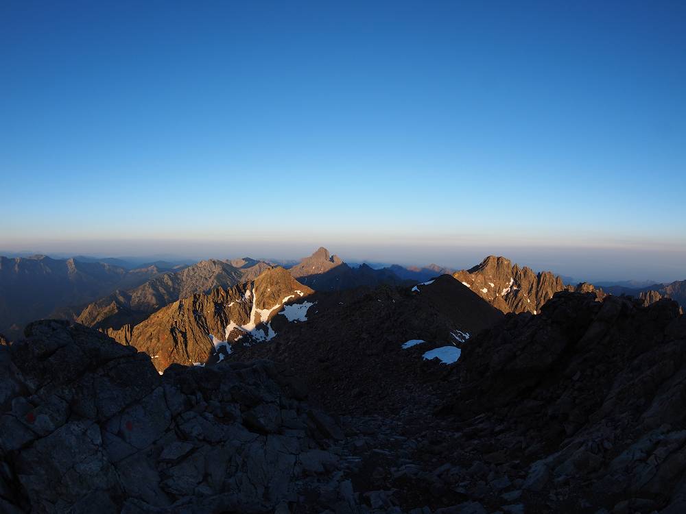 Foto: Datzi / Wandertour / In 17 Tage Korsika entdecken (Tour 3) Rundtour über den Lac Du Cinto auf den Monte Cinto zum Paglia Orba und Abstieg auf einen einsamen Weg / 01.08.2015 20:31:25