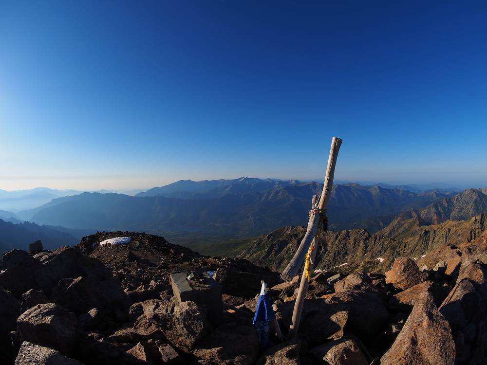 Foto: Datzi / Wandertour / In 17 Tage Korsika entdecken (Tour 3) Rundtour über den Lac Du Cinto auf den Monte Cinto zum Paglia Orba und Abstieg auf einen einsamen Weg / 01.08.2015 20:31:54