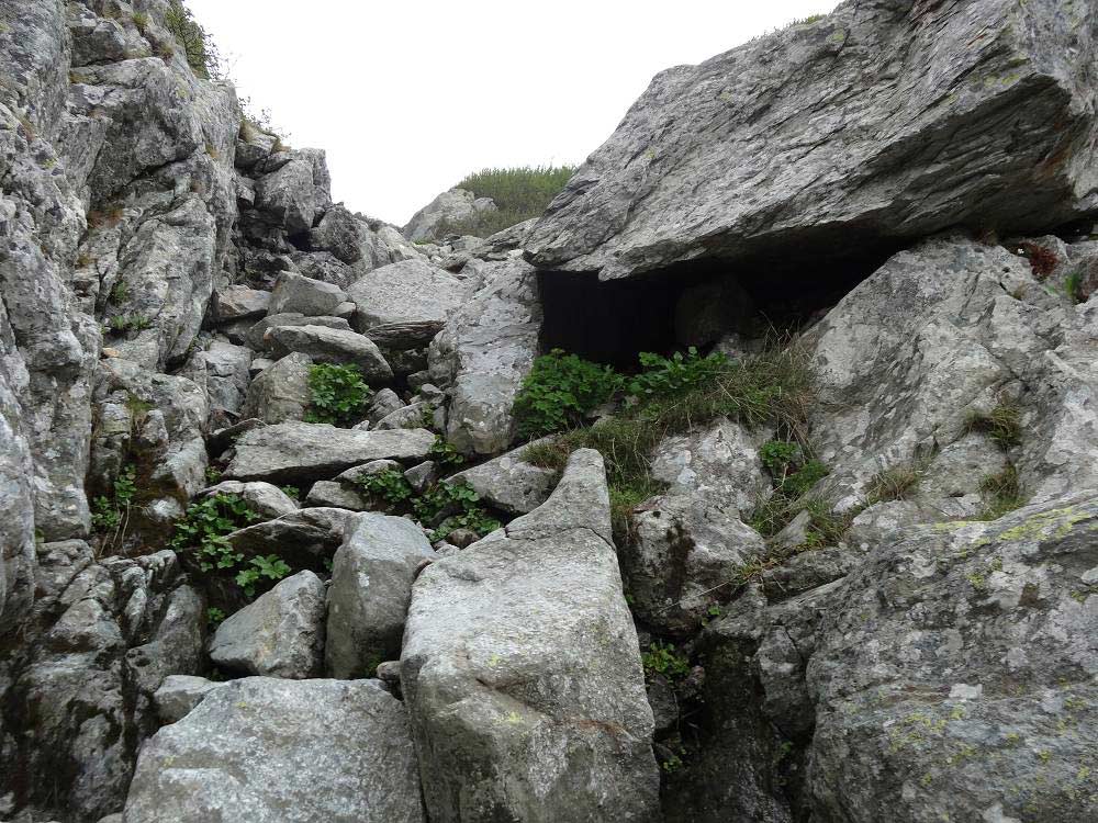 Foto: Datzi / Wandertour / In 17 Tage Korsika entdecken (Tour 4) Rundtour über den Monte D Oro (2389m) / Der Anstieg gleich nach dem Schneefeld / 03.08.2015 18:55:43
