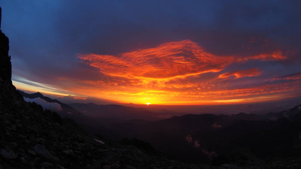 Foto: Datzi / Wandertour / In 17 Tage Korsika entdecken (Tour 4) Rundtour über den Monte D Oro (2389m) / Der Sonnenuntergang am Monte D Oro / 03.08.2015 19:05:45