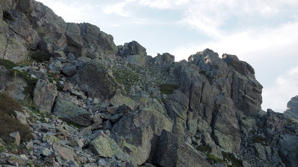 Foto: Datzi / Wandertour / In 17 Tage Korsika entdecken (Tour 4) Rundtour über den Monte D Oro (2389m) / Der Abstieg entlang des Grates / 03.08.2015 19:01:30