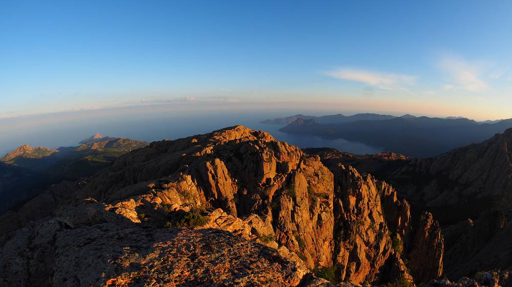 Foto: Datzi / Wandertour / In 17 Tage Korsika entdecken (Tour 5) Rundtour zum Capo D Ortu (1294m) und Capu Di U Vitullu (1331m) / Traum Fernsicht an diesen Tag. Es ändert sich das Wetter wieder und es bleibt wieder schön. Die Gewitter sind für die nächsten 2 Wochen vorbei / 03.08.2015 21:41:51