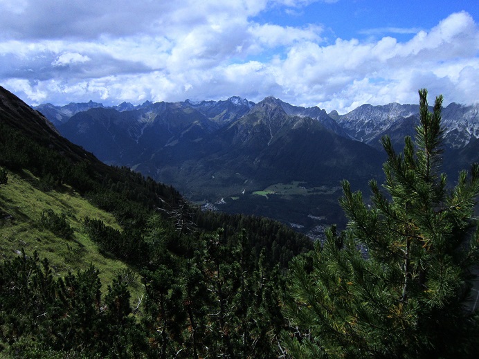 Foto: Andreas Koller / Wandertour / Über Imst auf den Tschirgant (2370m) / 06.08.2015 23:19:33
