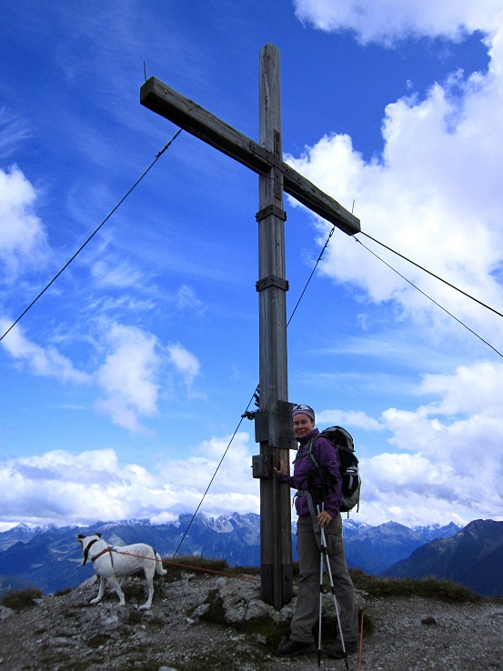 Foto: Andreas Koller / Wandertour / Über Imst auf den Tschirgant (2370m) / Haiminger Kreuz auf der Weißwand / 06.08.2015 23:18:06