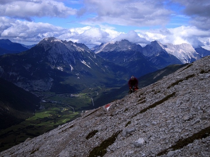 Foto: Andreas Koller / Wandertour / Über Imst auf den Tschirgant (2370m) / 06.08.2015 23:16:27