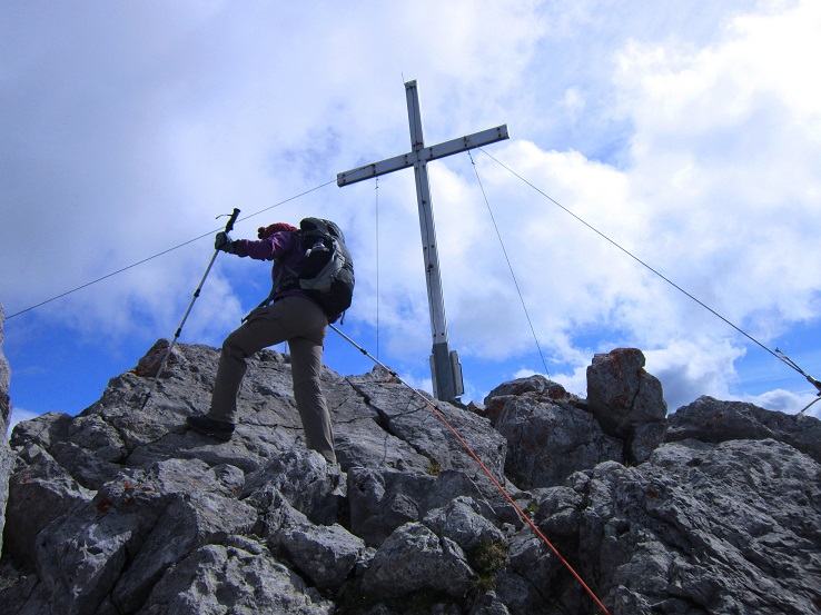 Foto: Andreas Koller / Wandertour / Über Imst auf den Tschirgant (2370m) / Am Gipfel des Tschirgant / 06.08.2015 23:15:18