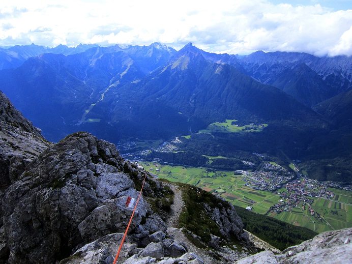 Foto: Andreas Koller / Wandertour / Über Imst auf den Tschirgant (2370m) / Abstieg vom Tschirgant / 06.08.2015 23:10:51
