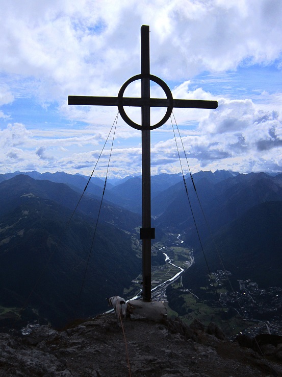 Foto: Andreas Koller / Wandertour / Über Imst auf den Tschirgant (2370m) / Karröster Kreuz / 06.08.2015 23:05:38