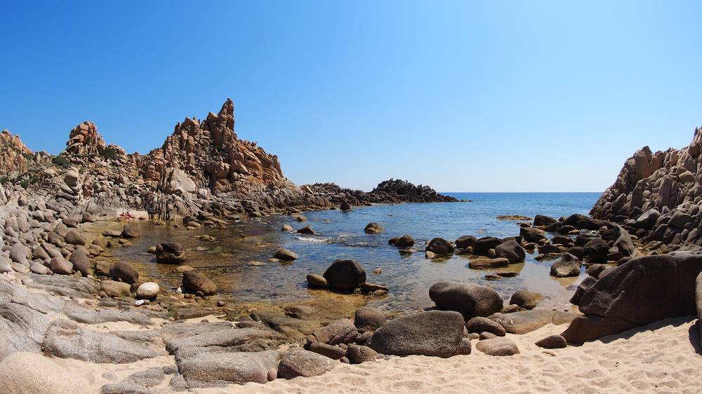 Foto: Datzi / Wandertour / Wanderung über eine Halbinsel zu einem Badestrand / Ein schöner Strand (Aber Vorsicht ich habe auch Seeigel gesehen) / 10.08.2015 15:44:06