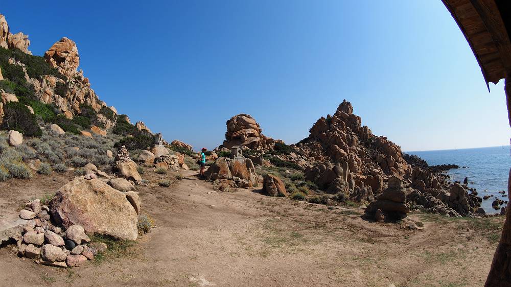Foto: Datzi / Wandertour / Wanderung über eine Halbinsel zu einem Badestrand / Blick von der Kapelle zu unseren Rückweg / 10.08.2015 15:44:25