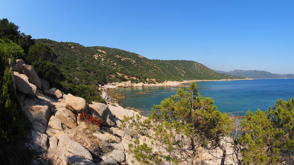 Foto: Datzi / Wandertour / Wanderung über eine Halbinsel zu einem Badestrand / Der Rückweg führt entlang der Küste / 10.08.2015 15:45:01