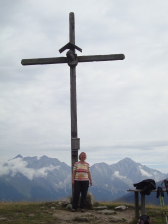Foto: Wolfgang Dröthandl / Wandertour / Lutterkopf und Durakopf / Gipfelkreuz Lutterkopf (2145m) / 18.08.2015 20:58:34