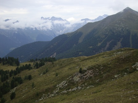 Foto: Wolfgang Dröthandl / Wandertour / Lutterkopf und Durakopf / Blick ins Antholzer Tal und zur Rieserferner - Gruppe, rechts Amperspitze / 18.08.2015 20:48:24