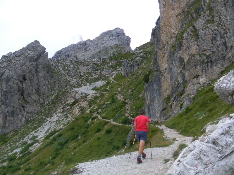 Foto: Wolfgang Lauschensky / Wandertour / Cima Coldai 2403m / Kar unter dem Rifugio Coldai / 27.08.2015 14:33:05