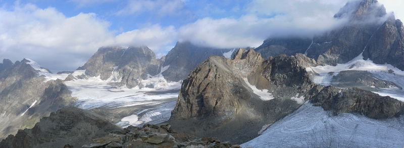 Foto: Wolfgang Lauschensky / Wandertour / Punta Marinelli 3182m / Bernina Südflanke in Wolken / 20.09.2015 12:40:48