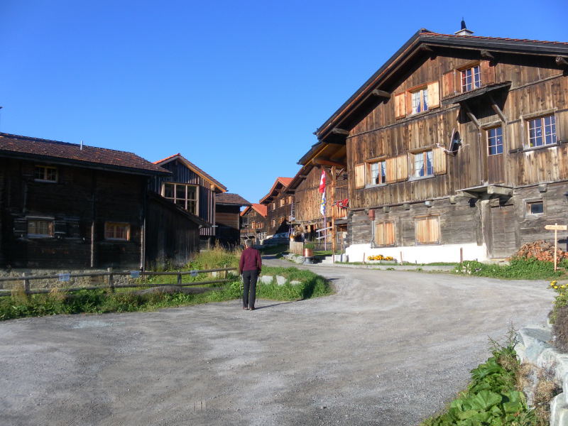 Foto: Wolfgang Lauschensky / Wandertour / Muttner Horn 2401m und Muttner Höhi 2000m / Almdorf Obermutten / 23.09.2015 20:28:42