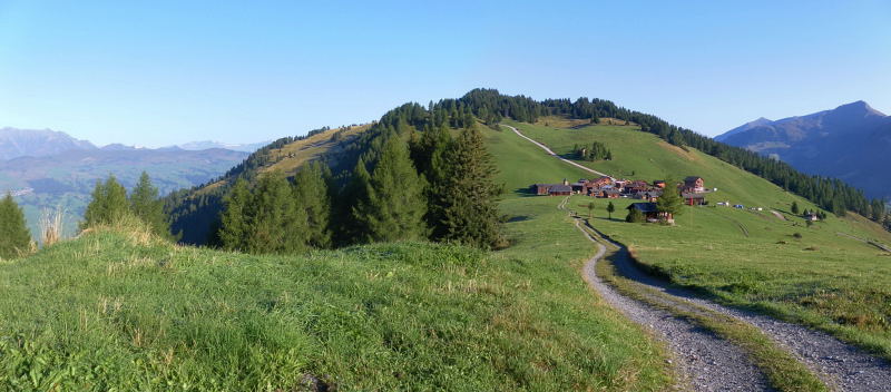 Foto: Wolfgang Lauschensky / Wandertour / Muttner Horn 2401m und Muttner Höhi 2000m / Obermutten vor Muttner HÖHI / 23.09.2015 20:28:29