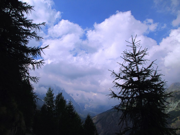 Foto: Andreas Koller / Klettersteigtour / Via ferrata Valtournenche (1835m) / Zu viele Wolken verdecken das Matterhorn / 25.09.2015 02:42:47