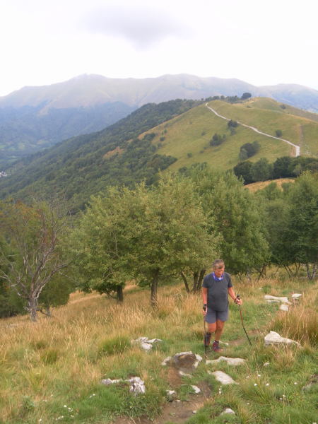 Foto: Wolfgang Lauschensky / Wandertour / Monte Palanzone 1436m von der Colma di Sormano / Monte San Primo hinter Monte Croce / 25.09.2015 17:45:31