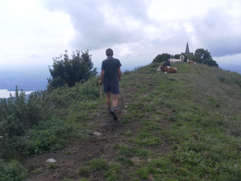 Foto: Wolfgang Lauschensky / Wandertour / Monte Palanzone 1436m von der Colma di Sormano / Gipfelrücken des Monte Palanzone / 25.09.2015 17:44:46