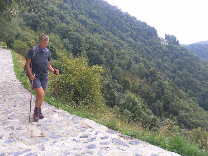 Foto: Wolfgang Lauschensky / Wandertour / Monte Palanzone 1436m von der Colma di Sormano / in der Westflanke mit Rif. Riella / 25.09.2015 17:44:09