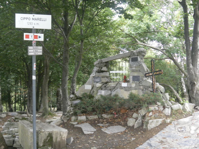 Foto: Wolfgang Lauschensky / Wandertour / Monte Palanzone 1436m von der Colma di Sormano / Cippo Marelli nahe der Cava Guglielmo / 25.09.2015 17:43:53