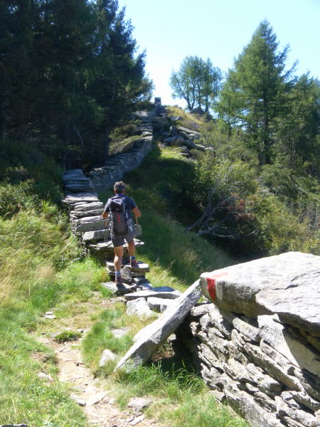 Foto: Wolfgang Lauschensky / Wandertour / Sassariente 1768m Runde von Monti della Motta / die große Mauer / 29.09.2015 23:52:34