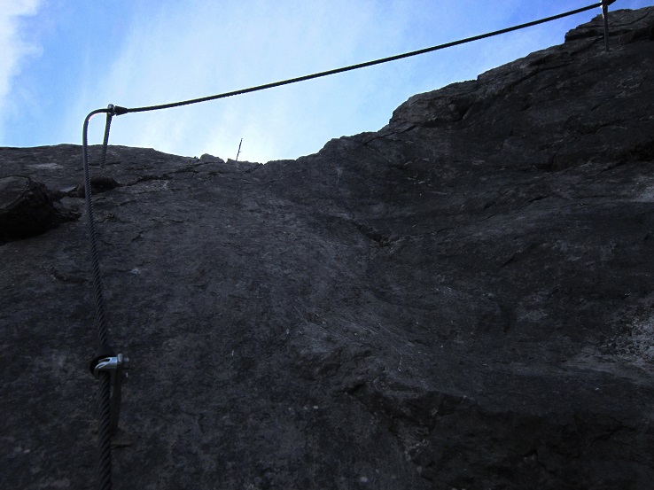 Foto: Andreas Koller / Klettersteigtour / Burgfels Klettersteig Strechau (835m) / Anregende Platte / 07.10.2015 01:24:56